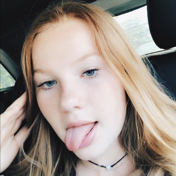 Meet your Posher, Ava - Picture 1 of 1